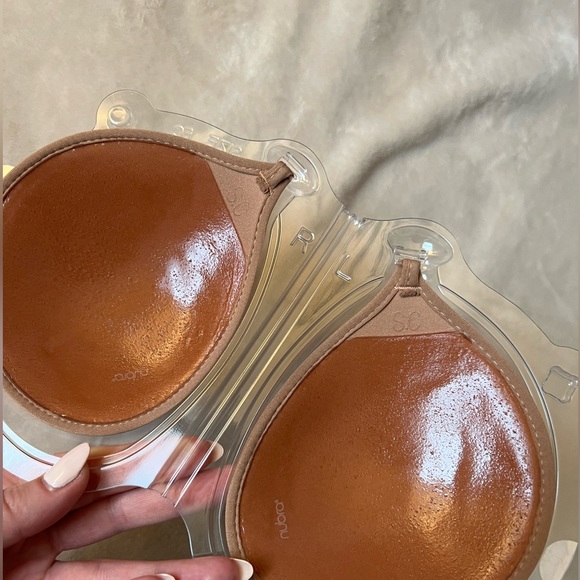 Nubra feather lite super padded. Size B - Picture 2 of 4